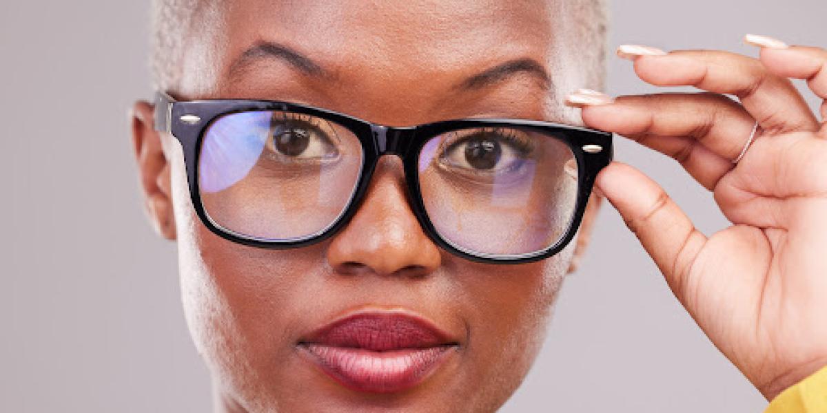 Illustration de l'article Comment choisir ses lunettes selon la forme de votre visage ? - Scoop Vision