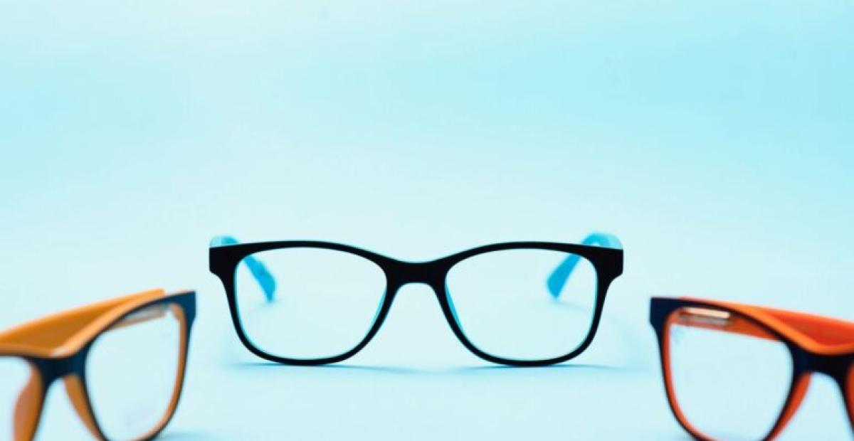 Illustration de l'article Puis-je personnaliser mes lunettes avec des couleurs ou des motifs spécifiques ? - Scoop Vision
