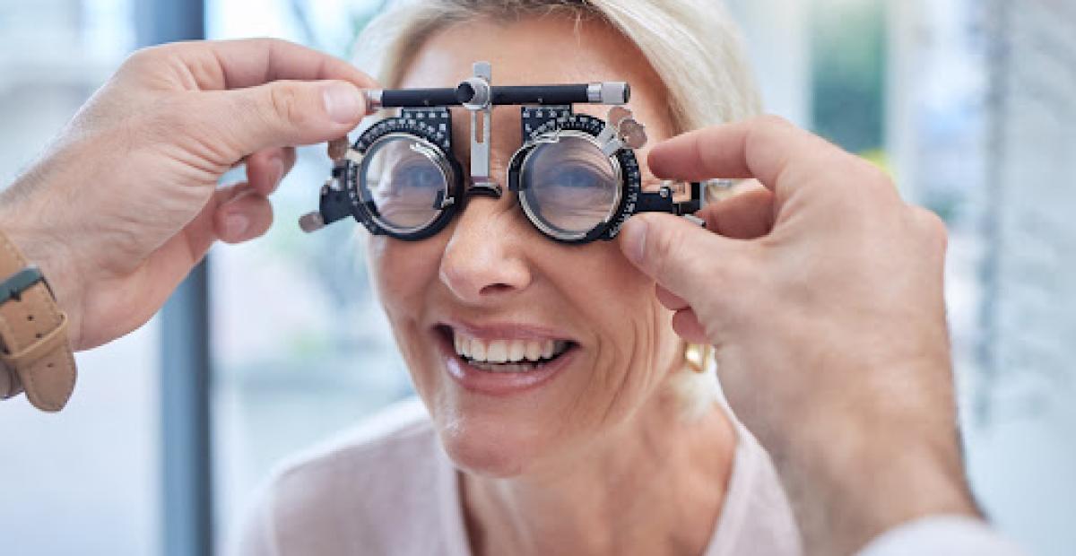 Illustration de l'article Quel est le processus pour faire mesurer les yeux et sélectionner les bonnes montures? - Scoop Vision